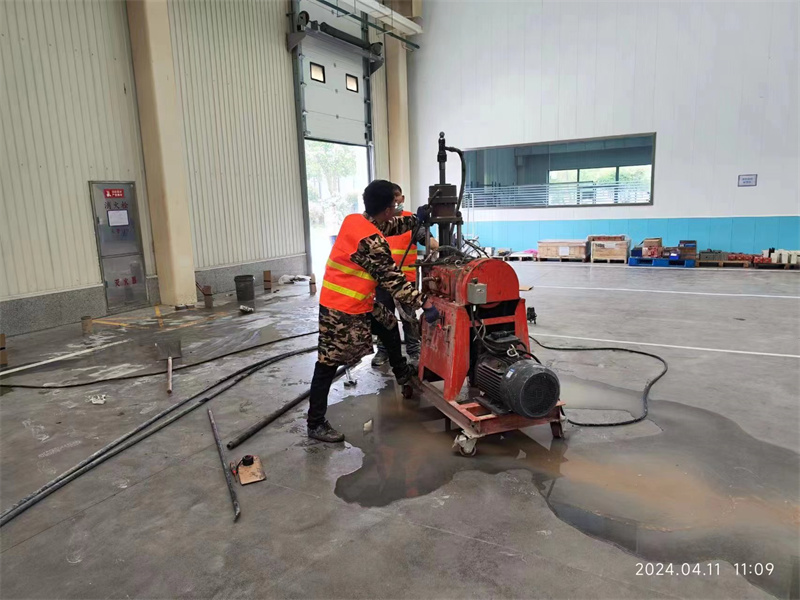 临桂厂房地面下沉塌陷注浆加固施工